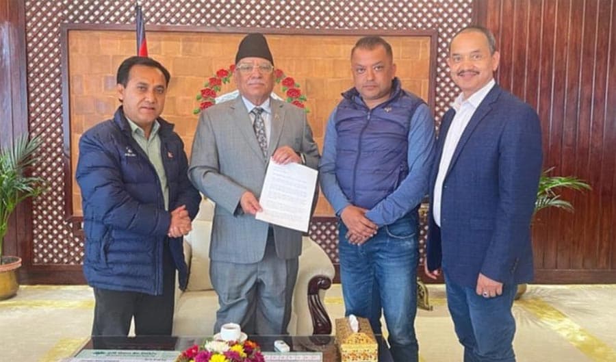 गगन–विश्वप्रकाशले प्रचण्डलाई गराए ११ बुँदामा सुझावसहित ध्यानाकर्षण
