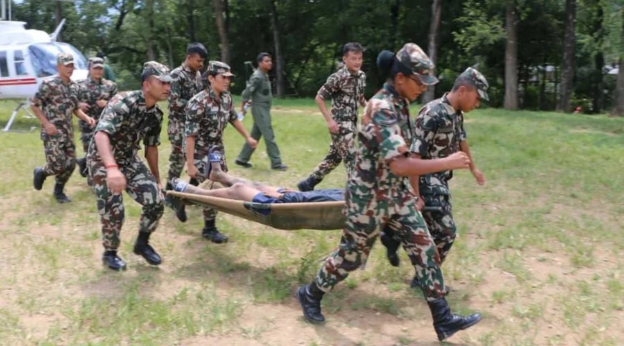 रसुवा बाढी प्रभावित ४४९ जनाको हेलिकप्टरबाट उद्धार