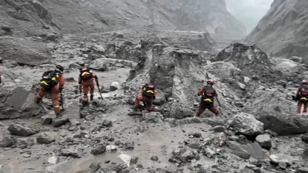 केरुङमा बाढी र पहिरो : ७ जनाको मृत्यु, ५५४ बेपत्ता