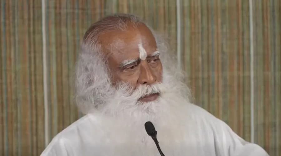तातोपानी नाका हुँदै सद्गुरु काठमाडौं आइपुगे
