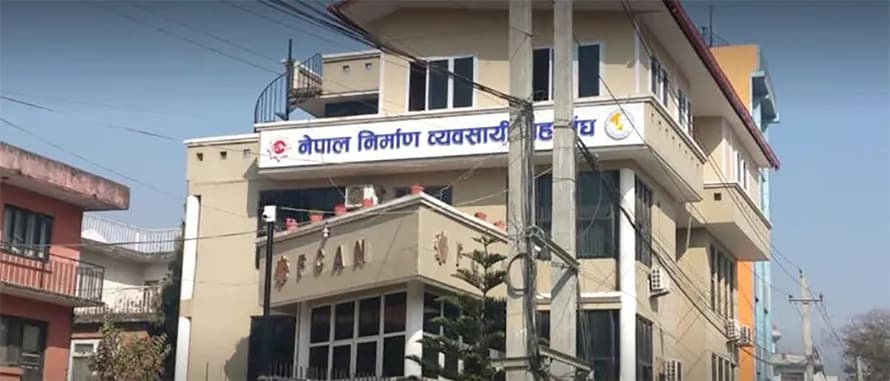 बाढी राहतका लागि सवारी साधन जुटाउँदै निर्माण व्यवसायी महासंघ