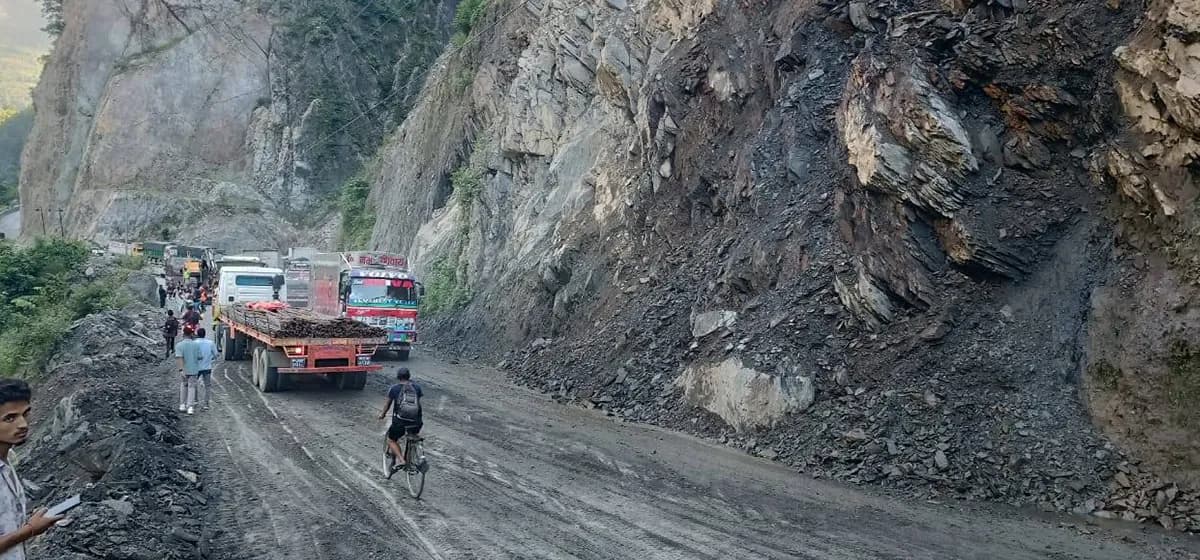 बाढीपहिरोले रोकिएको नारायणगढ–पोखरा, मुग्लिन र काठमाडौं सवारी आवागमन पूर्णरूपमा सुचारु